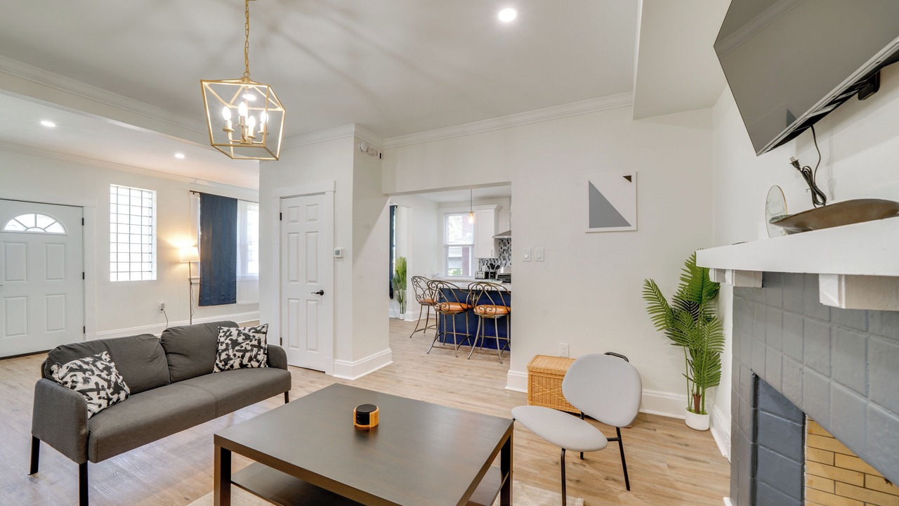 Photo of Livingroom in South Hills