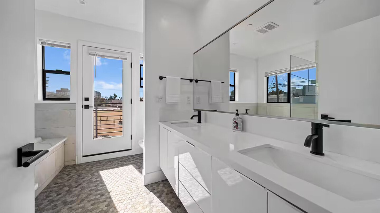 Photo of Bathroom in Melrose