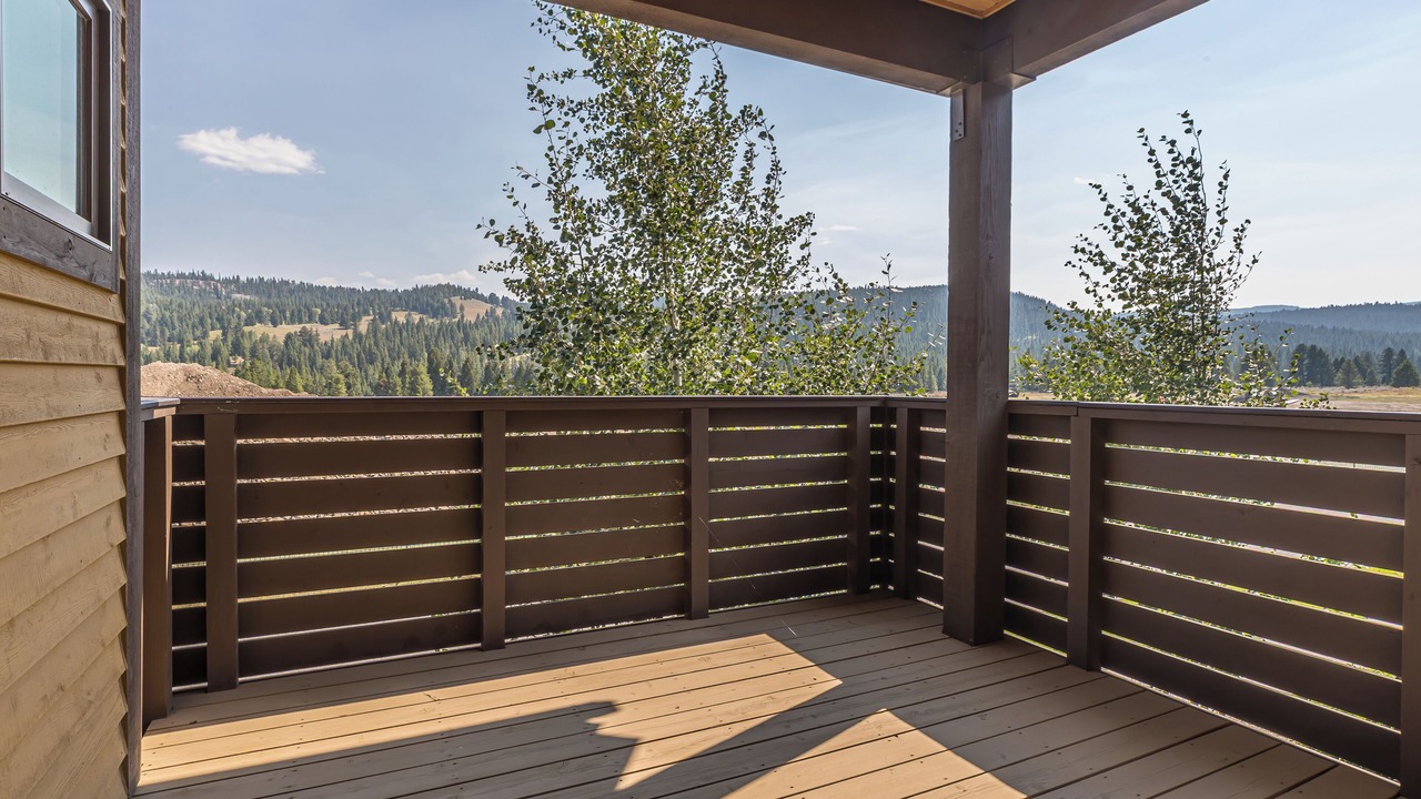 Photo of Patio Balcony in Big Sky