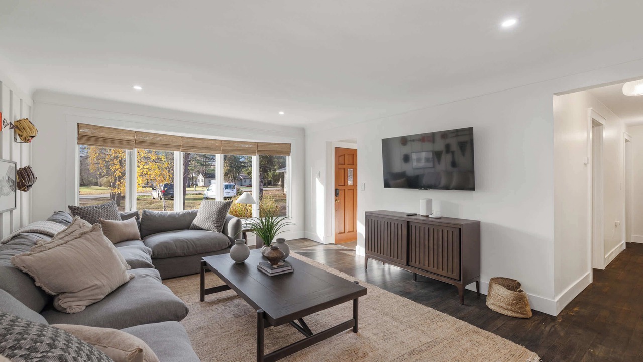 Photo of Livingroom in Southfield