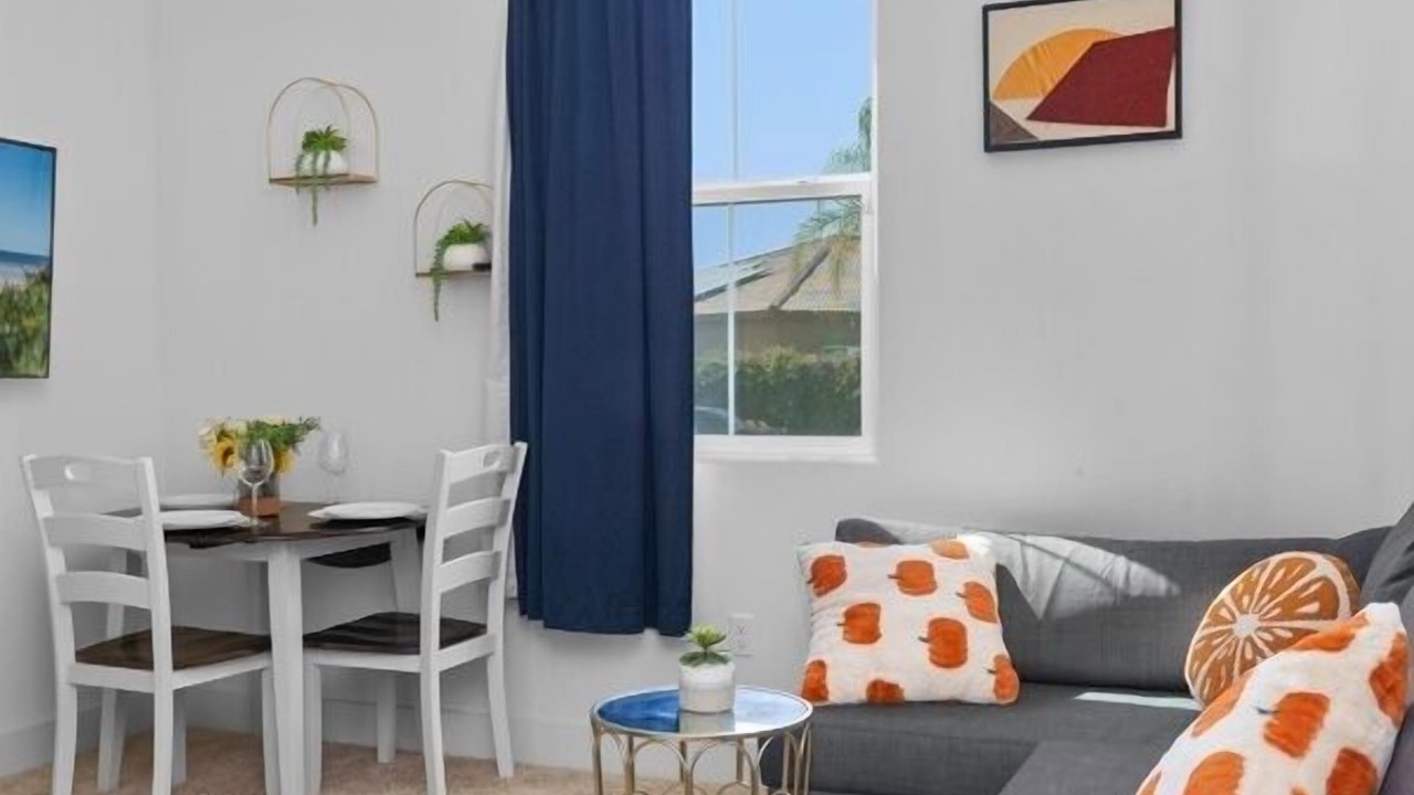 Photo of Livingroom in Rosedale