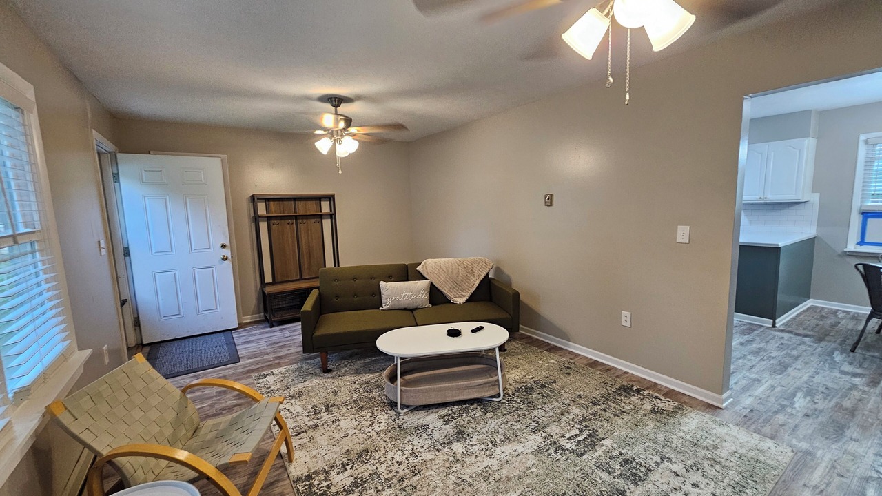 Photo of Livingroom in Raymond