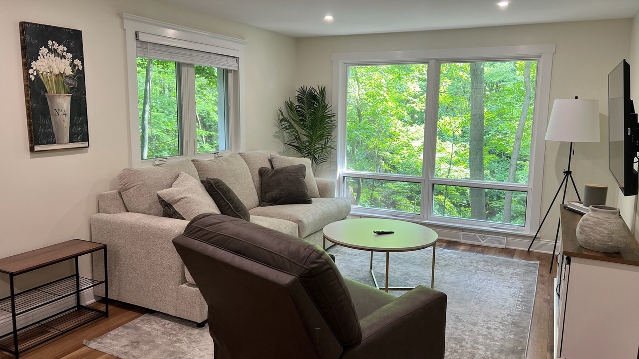Photo of Livingroom in Willoughby Hills