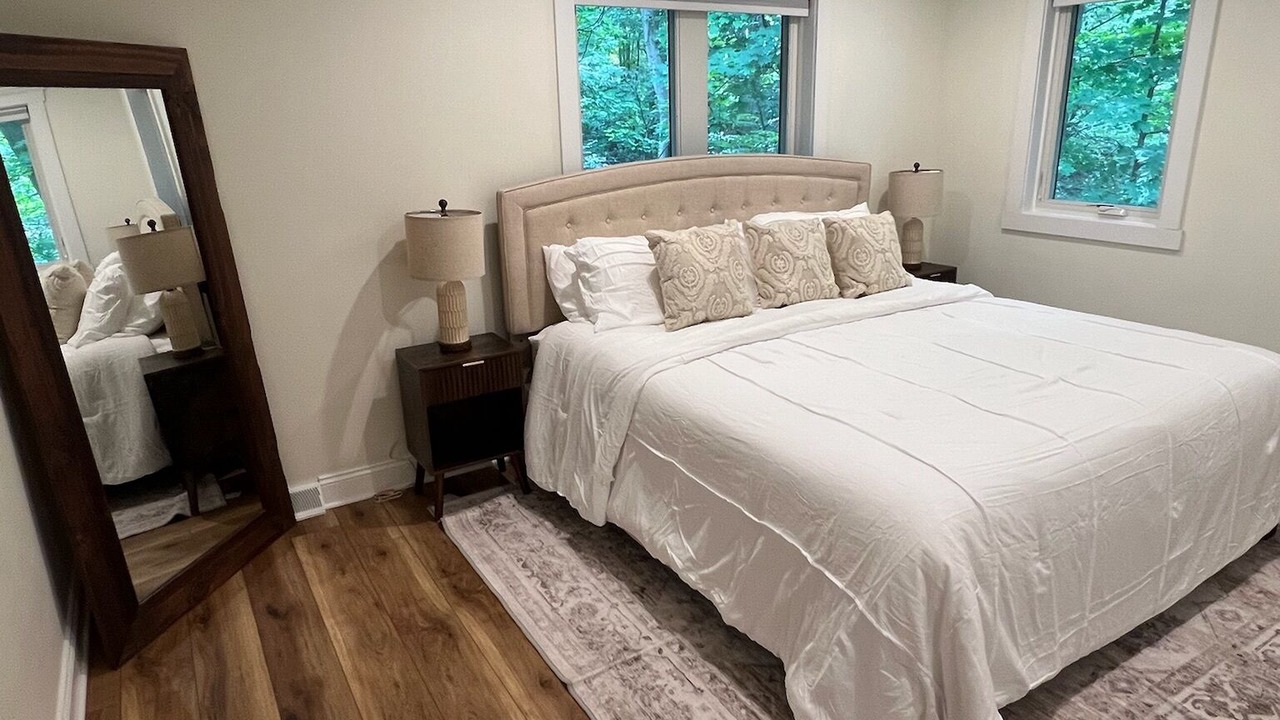 Photo of Bedroom in Willoughby Hills