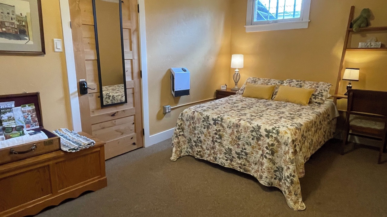 Photo of Bedroom in University District
