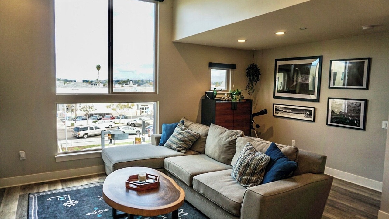 Photo of Livingroom in Roseville - Fleet Ridge