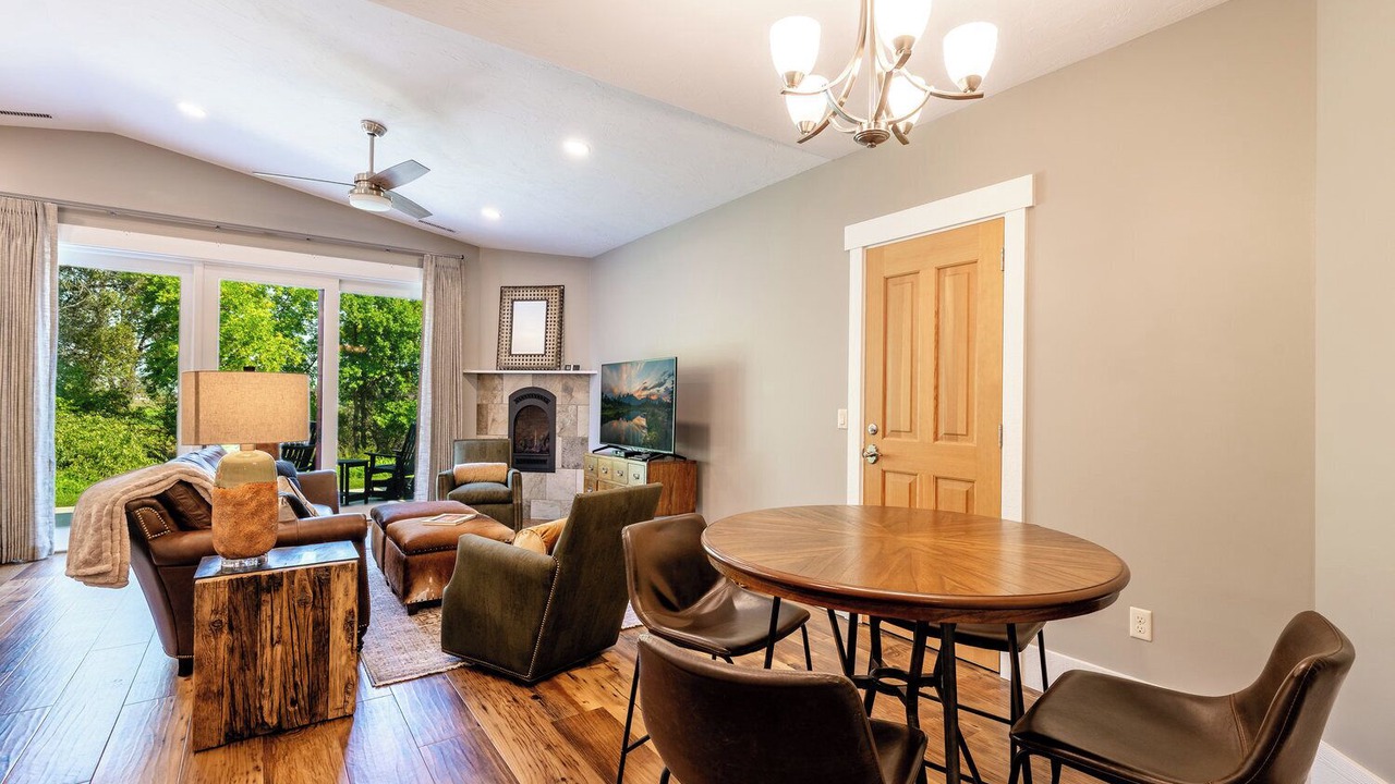 Photo of Livingroom in Sheridan