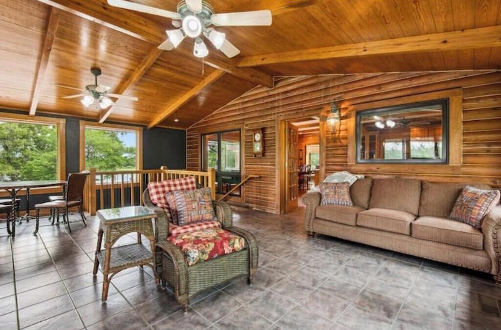 Photo of Livingroom in Bowring