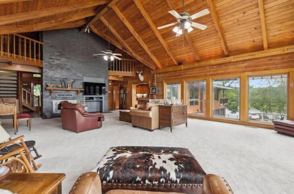 Photo of Livingroom in Bowring