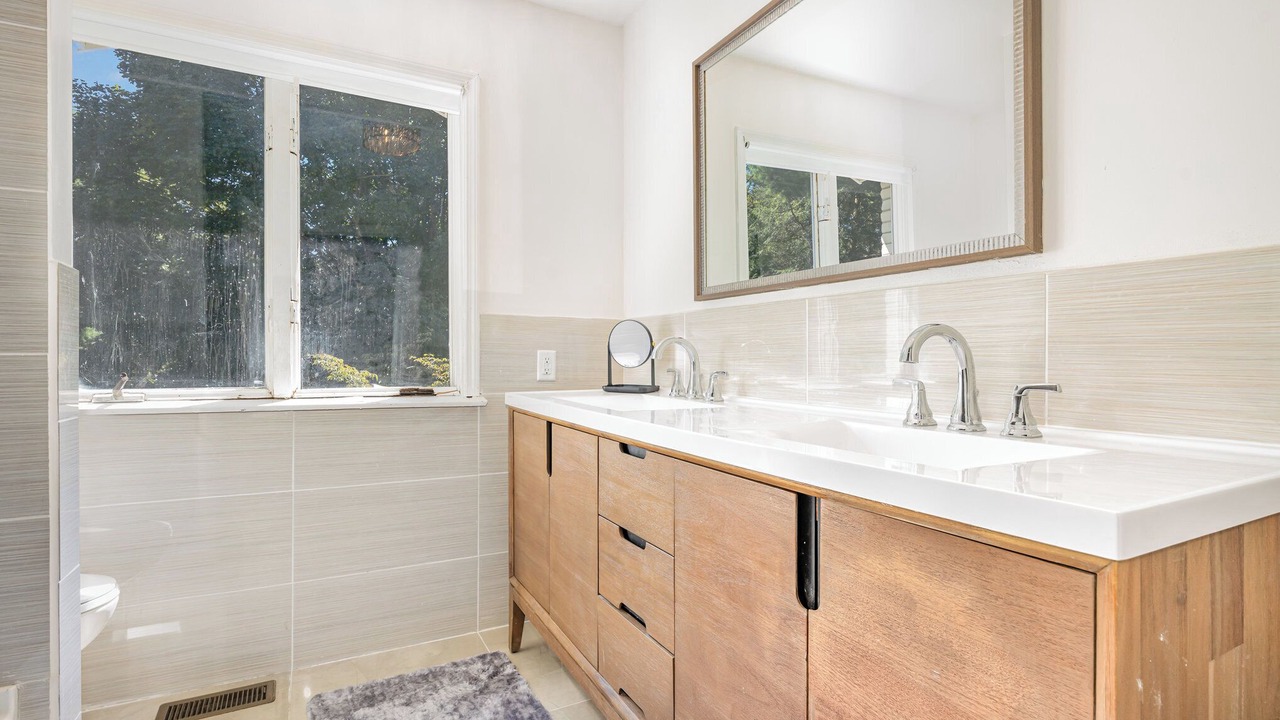 Photo of Bathroom in Xenia