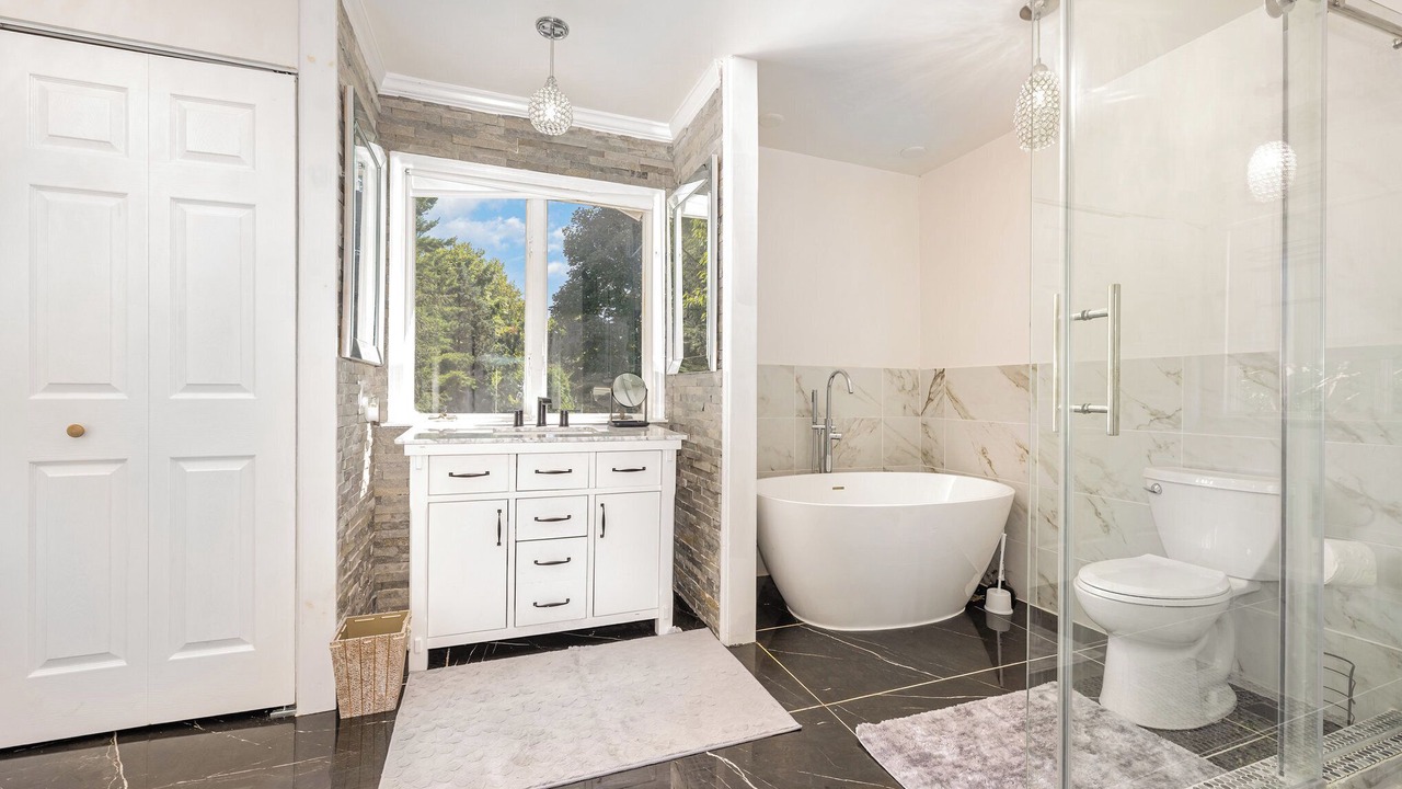 Photo of Bathroom in Xenia