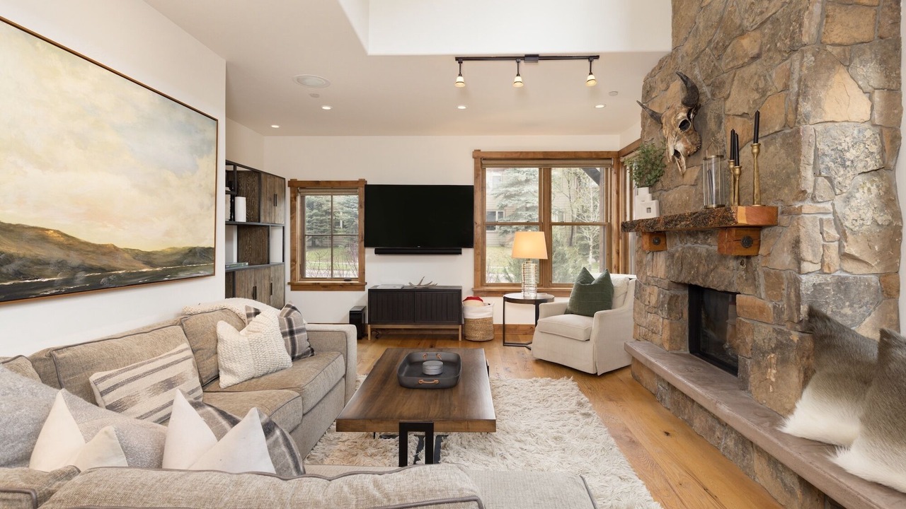 Photo of Livingroom in Big Sky