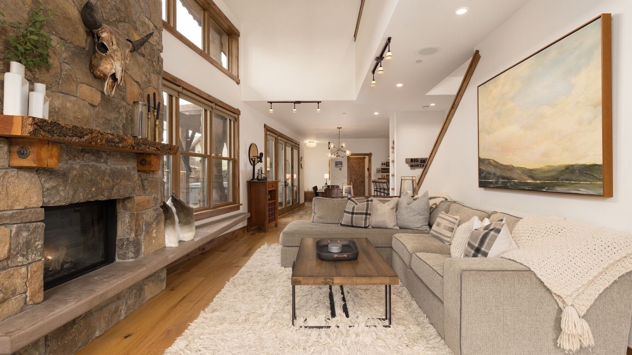 Photo of Livingroom in Big Sky