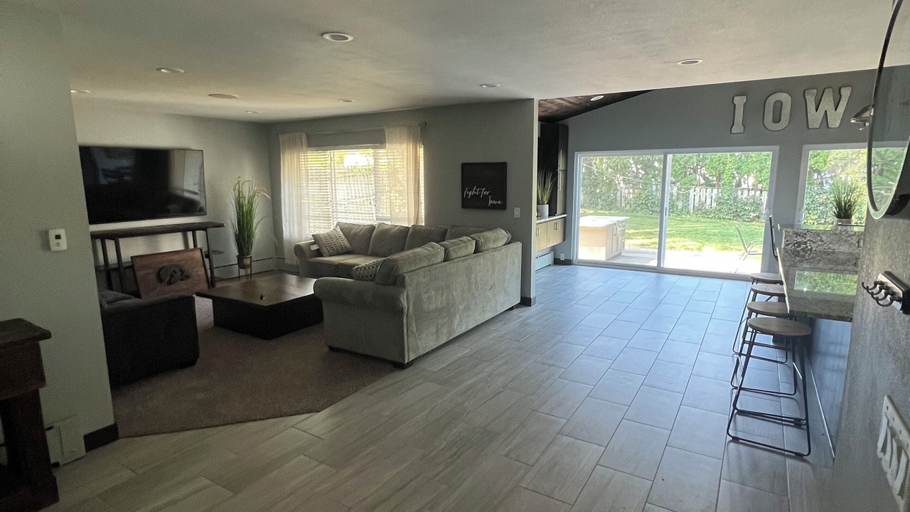 Photo of Livingroom in Iowa City