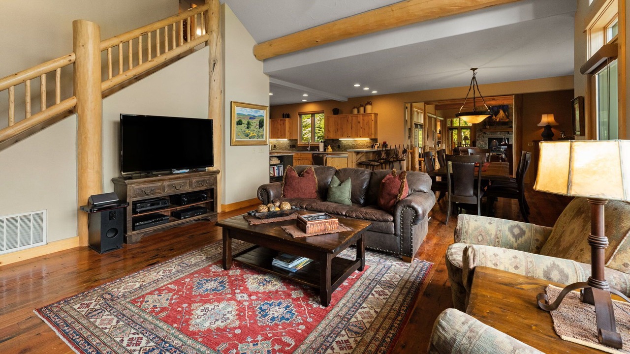 Photo of Livingroom in Big Sky