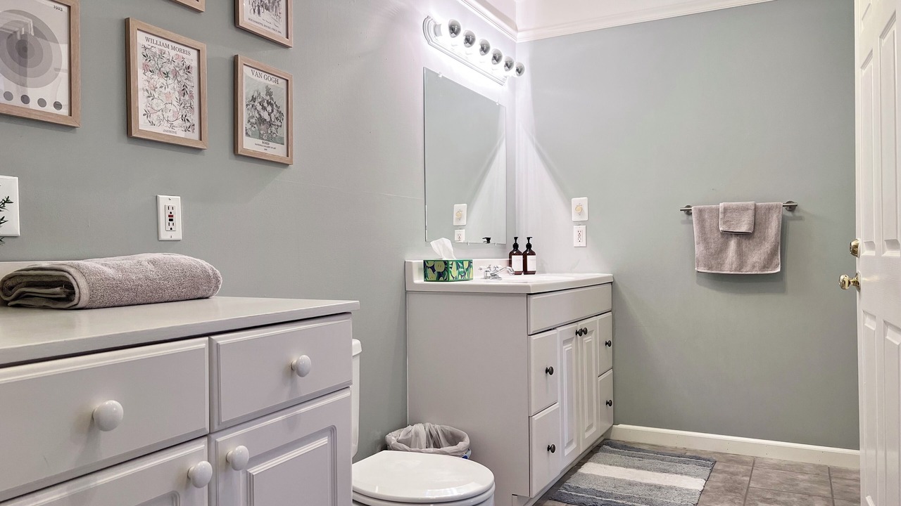 Photo of Bathroom in Hamtramck