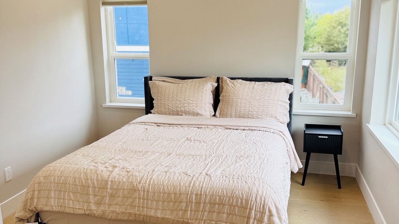 Photo of Bedroom in White Center