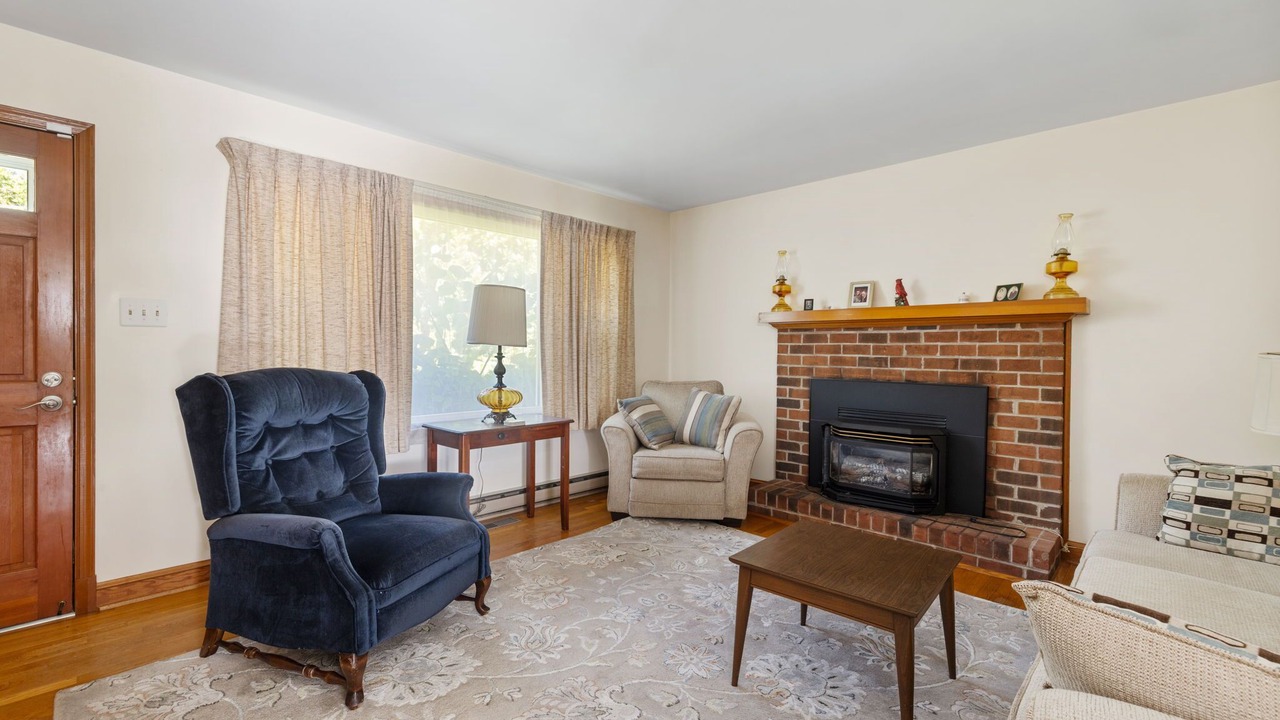 Photo of Livingroom in Moseley