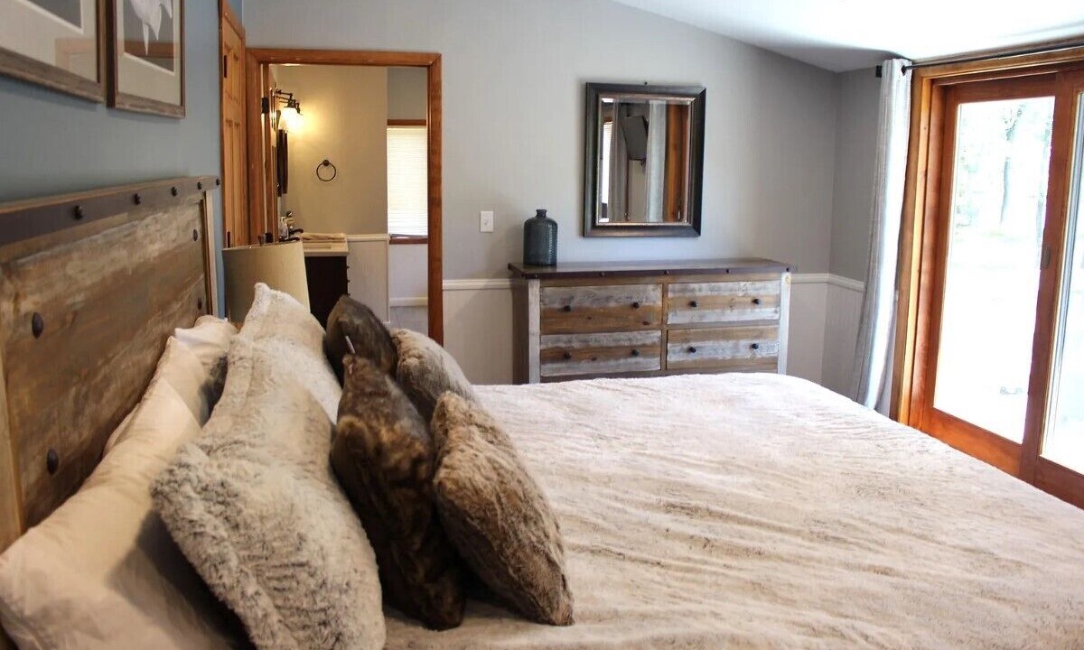 Photo of Bedroom in Treasure Lake