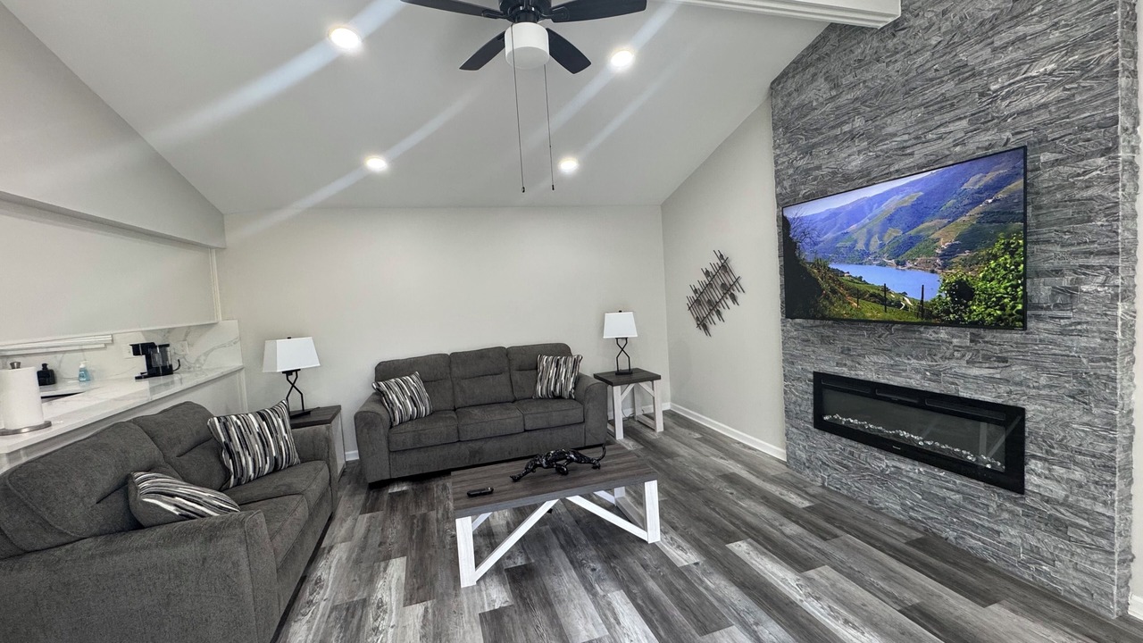 Photo of Livingroom in Sterling Heights