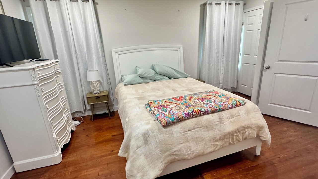 Photo of Bedroom in Apex