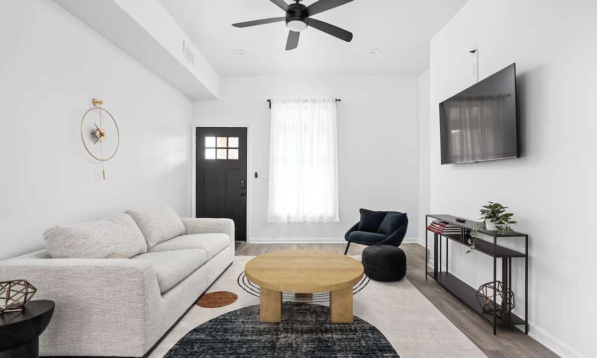 Photo of Livingroom in Holy Cross