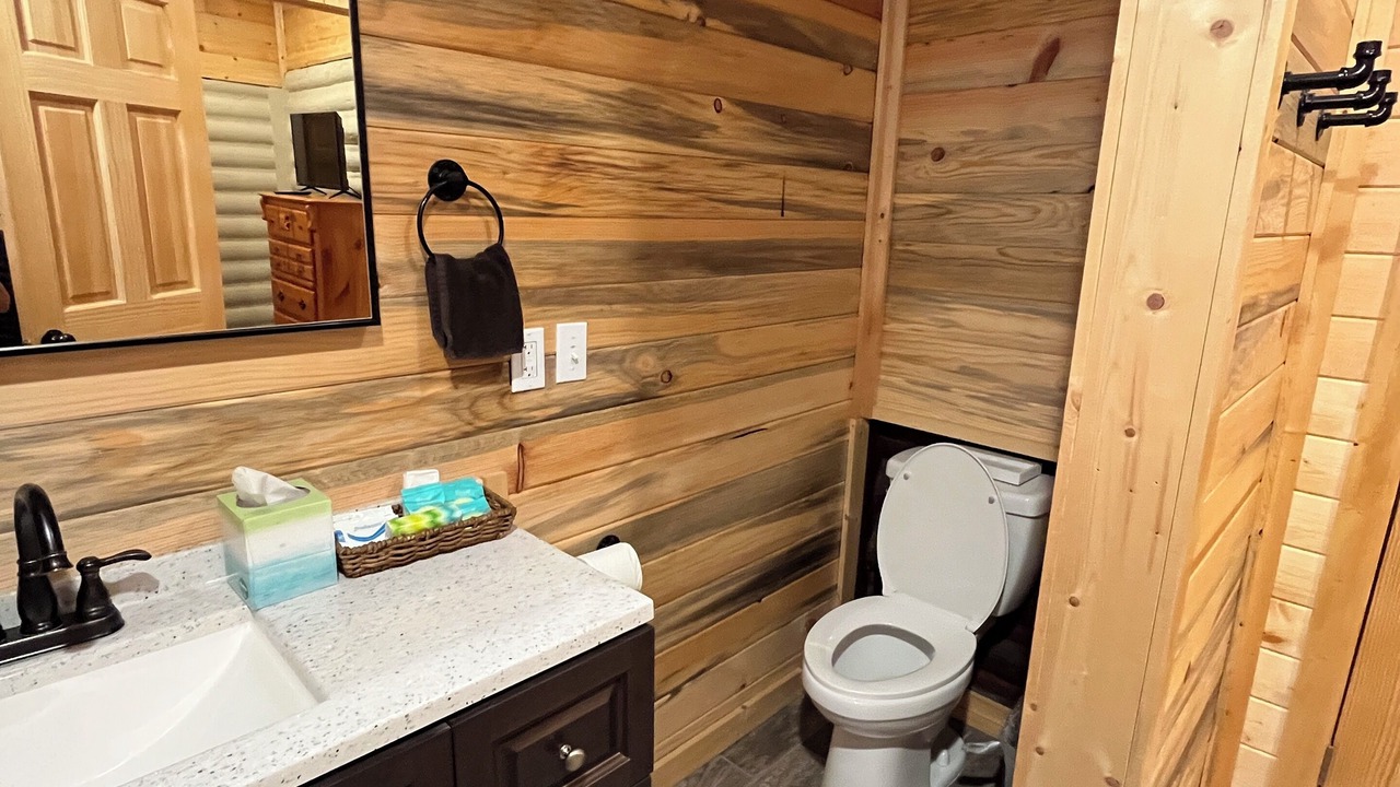Photo of Bathroom in Island Park