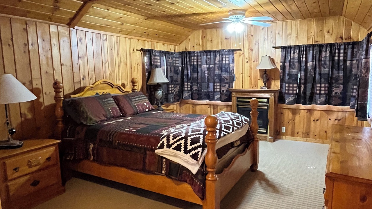 Photo of Bedroom in Island Park