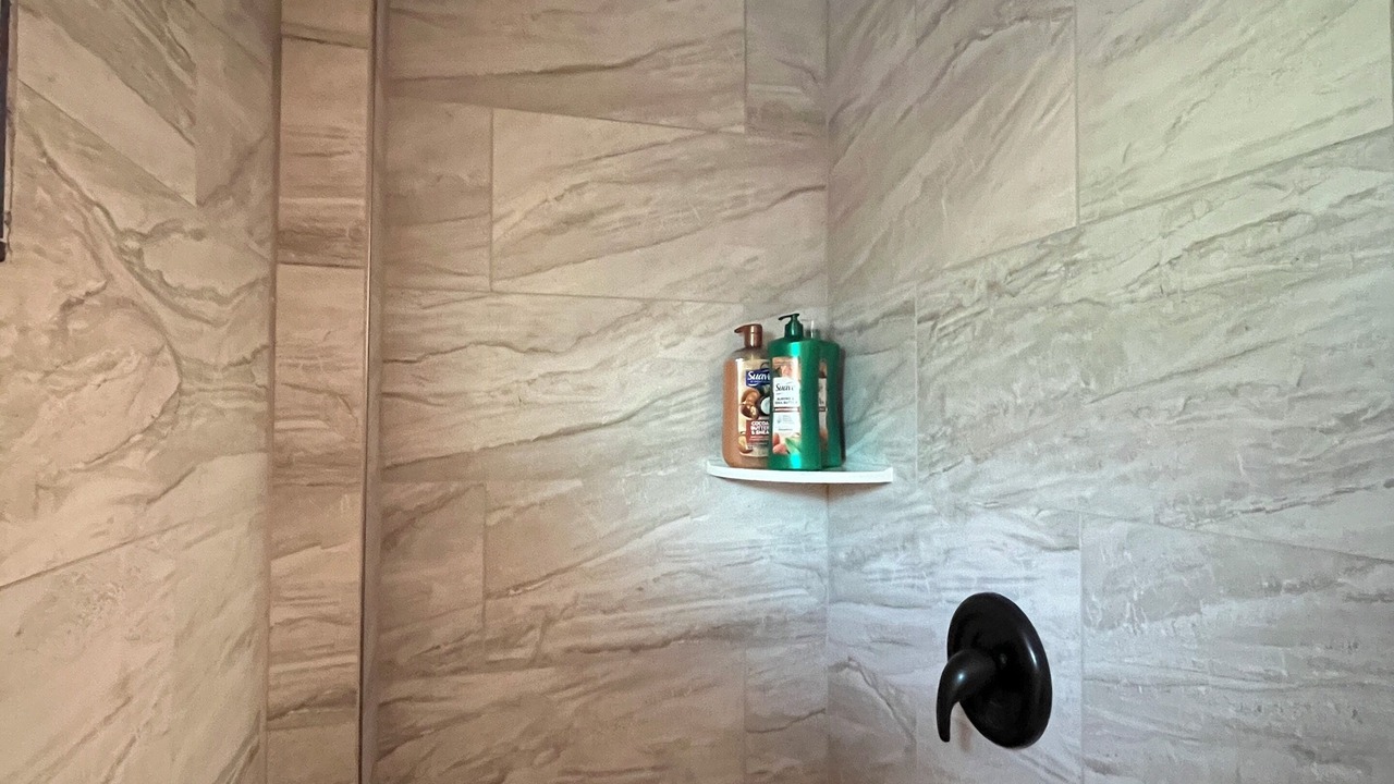 Photo of Bathroom in Island Park