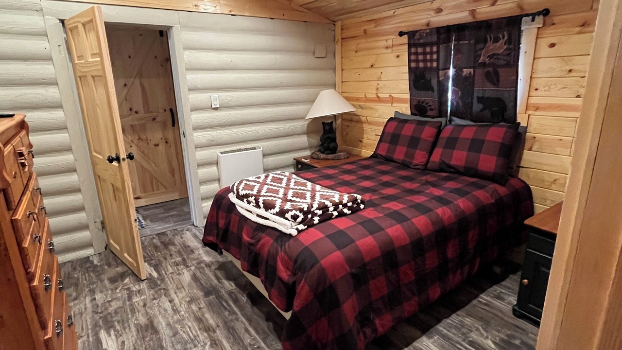 Photo of Bedroom in Island Park