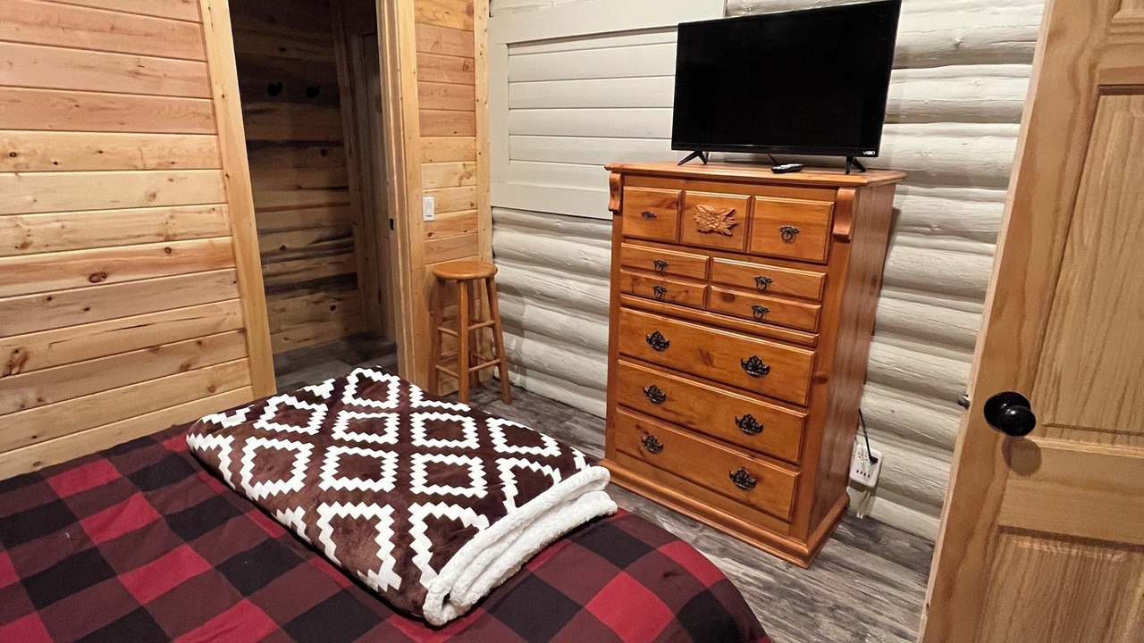 Photo of Bedroom in Island Park