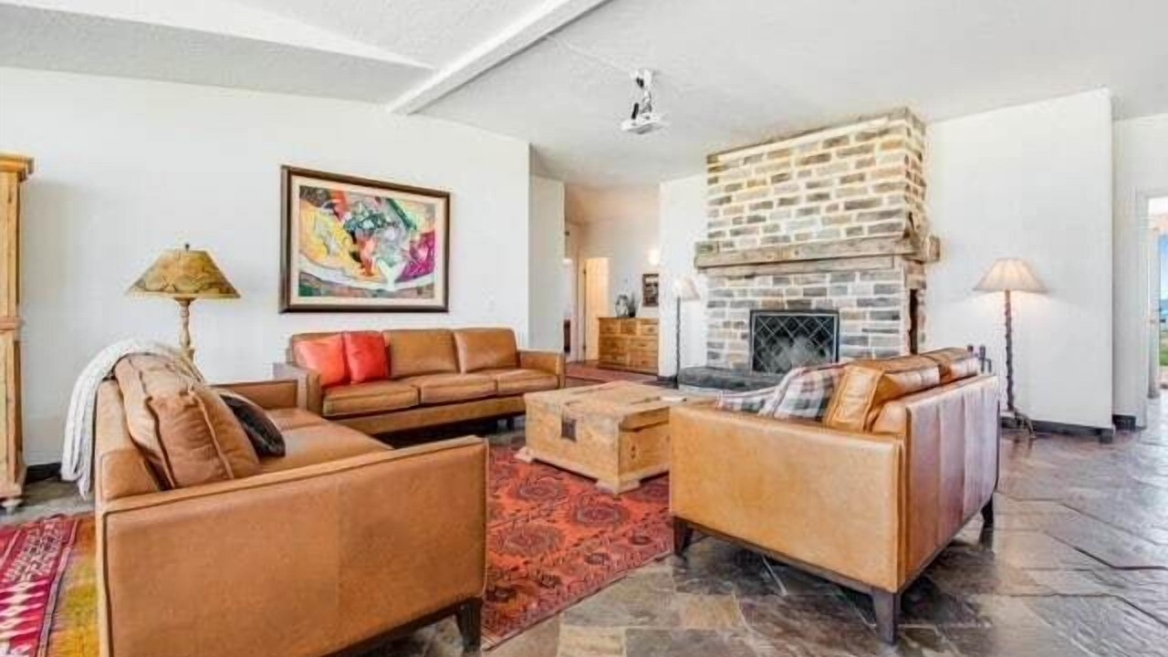 Photo of Livingroom in St. Charles