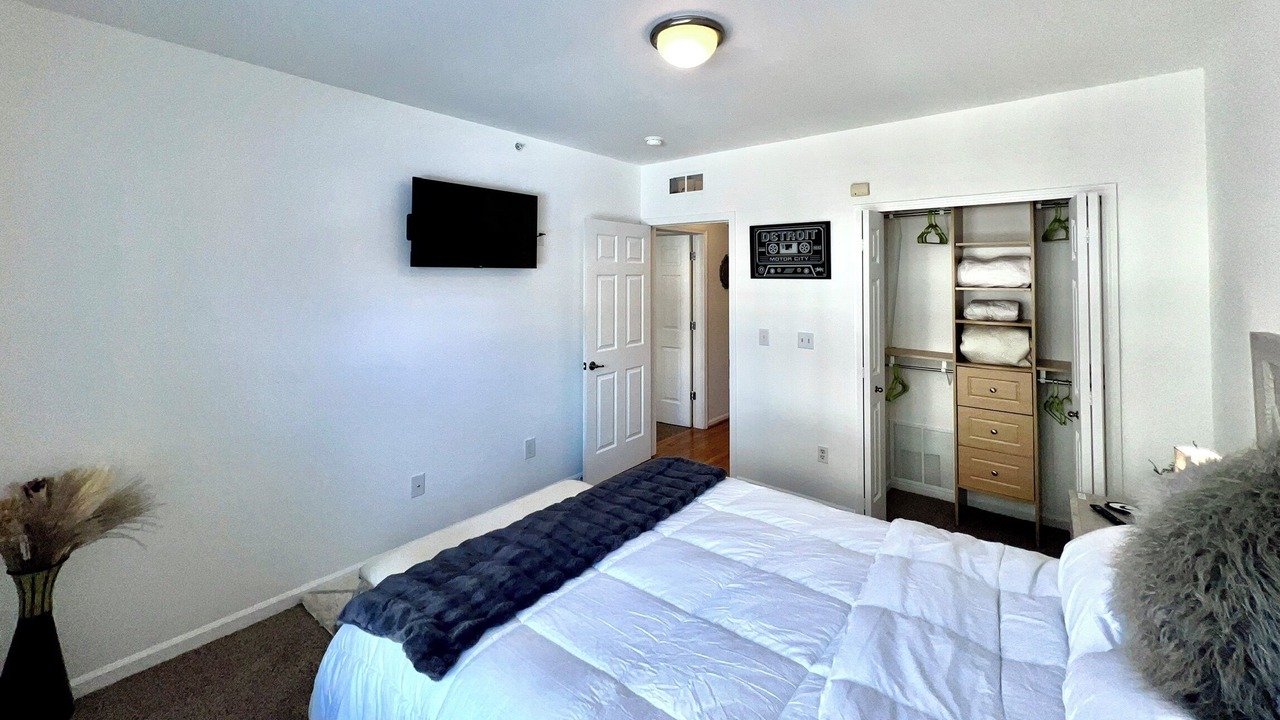 Photo of Bedroom in Midtown