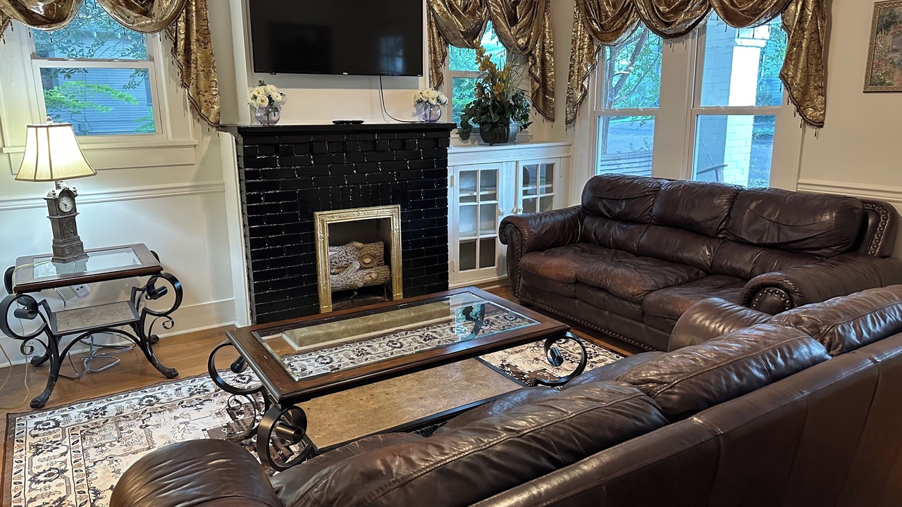 Photo of Livingroom in Brookhaven