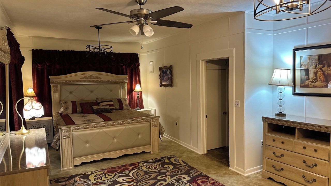 Photo of Bedroom in Brookhaven