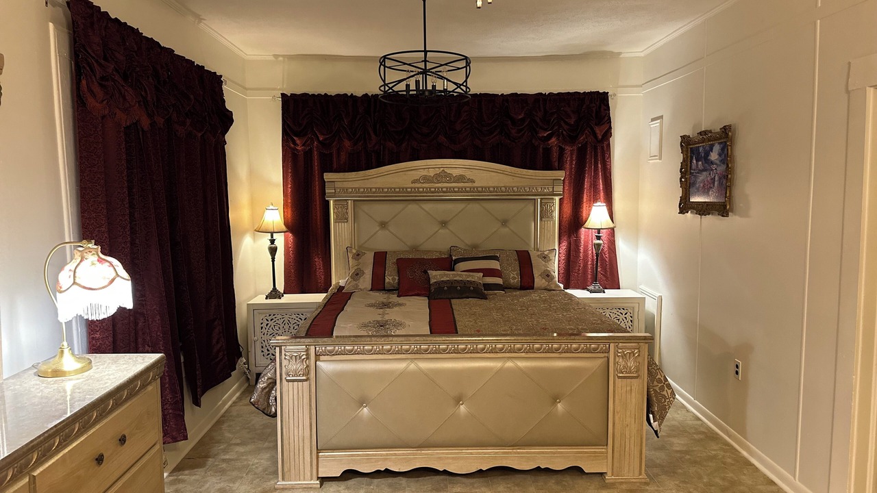 Photo of Bedroom in Brookhaven