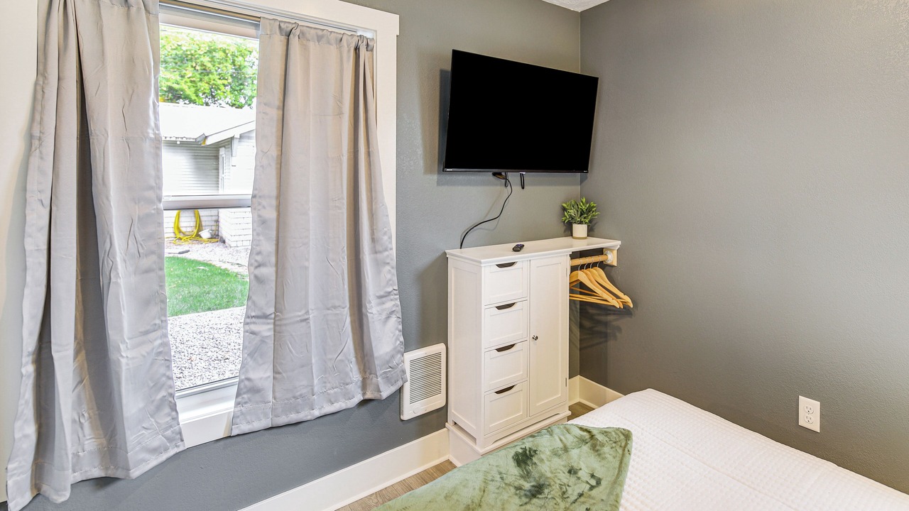 Photo of Bedroom in University District