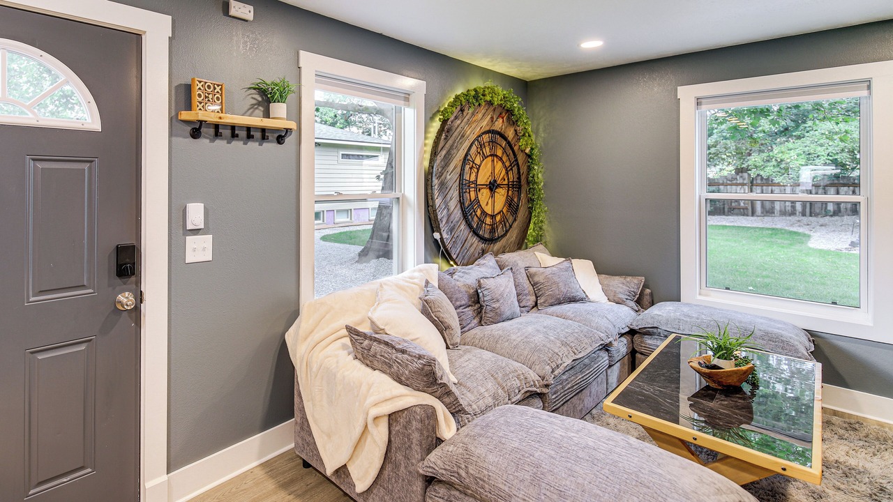 Photo of Livingroom in University District