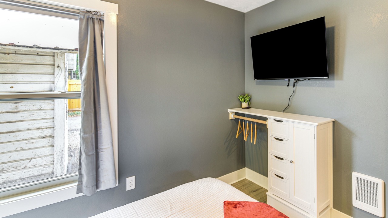 Photo of Bedroom in University District