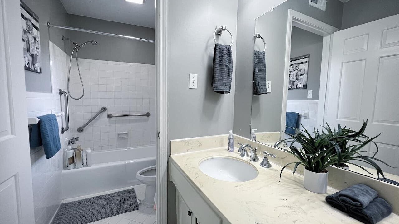 Photo of Bathroom in East Memphis