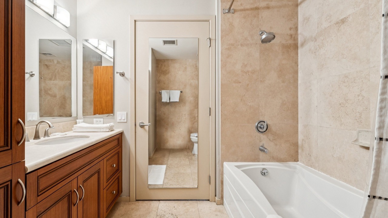 Photo of Bathroom in Fashion Square