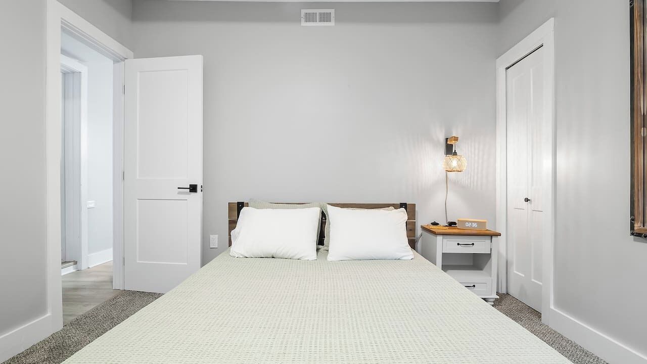Photo of Bedroom in Detroit - Shoreway