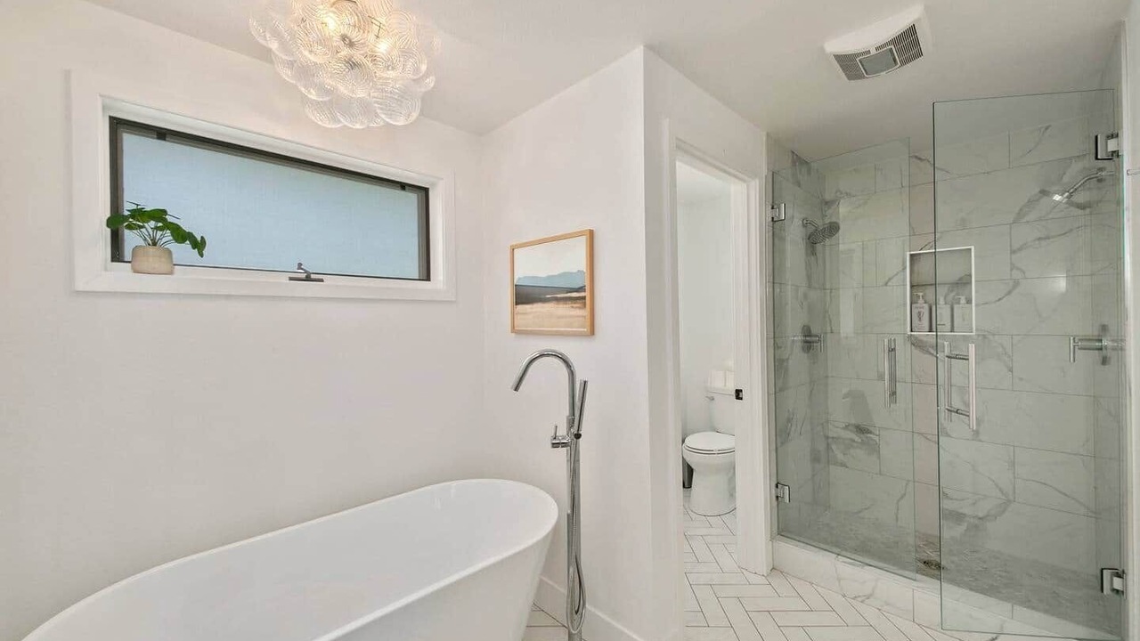 Photo of Bathroom in Depot Bench