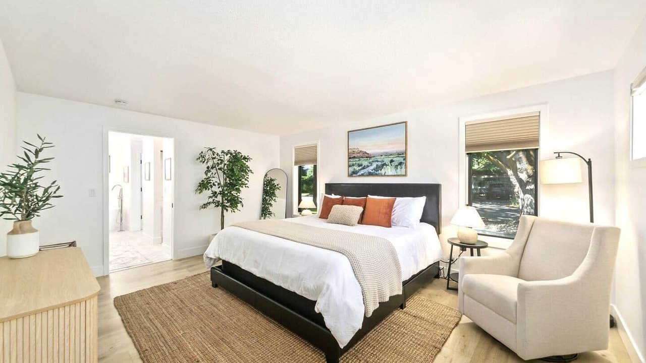 Photo of Bedroom in Depot Bench