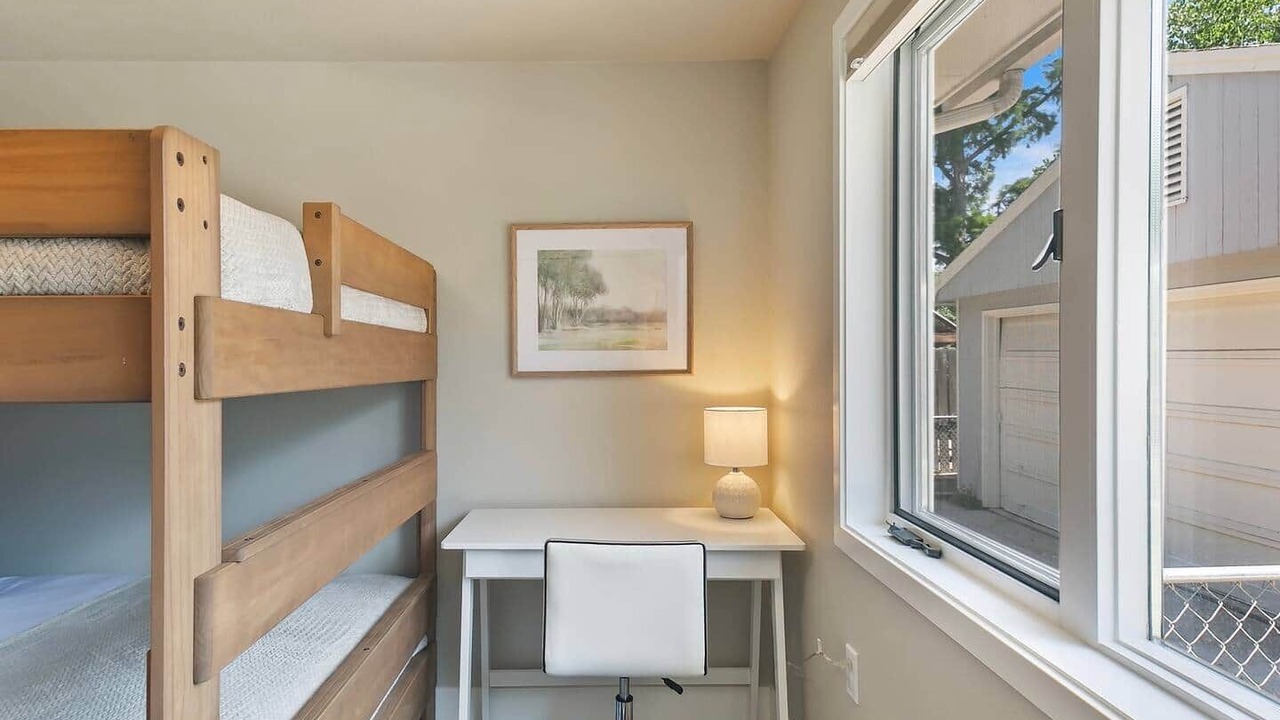 Photo of Bedroom in Depot Bench