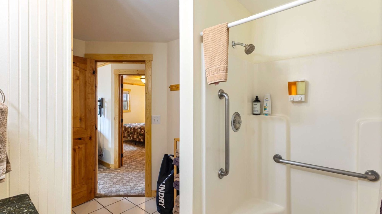 Photo of Bathroom in Gardiner