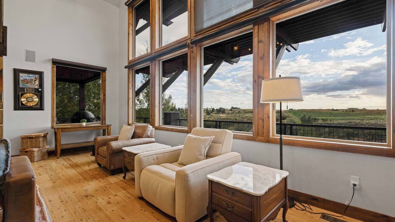 Photo of Livingroom in Ashton
