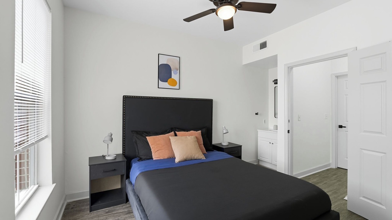 Photo of Bedroom in University District