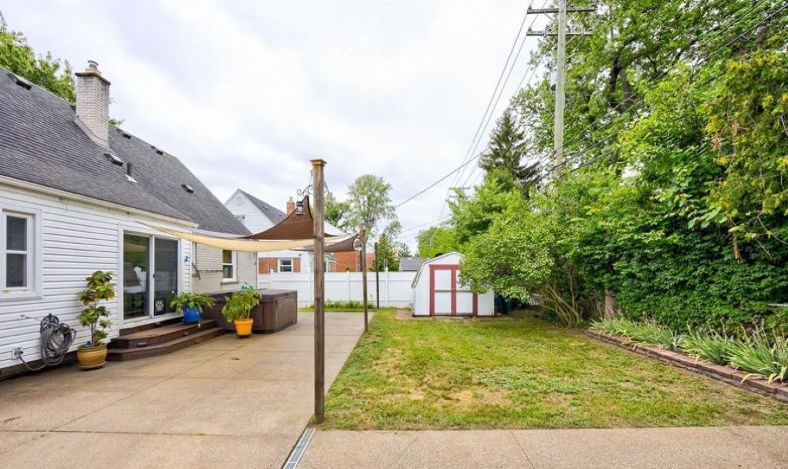 Photo of Outdoor in Royal Oak