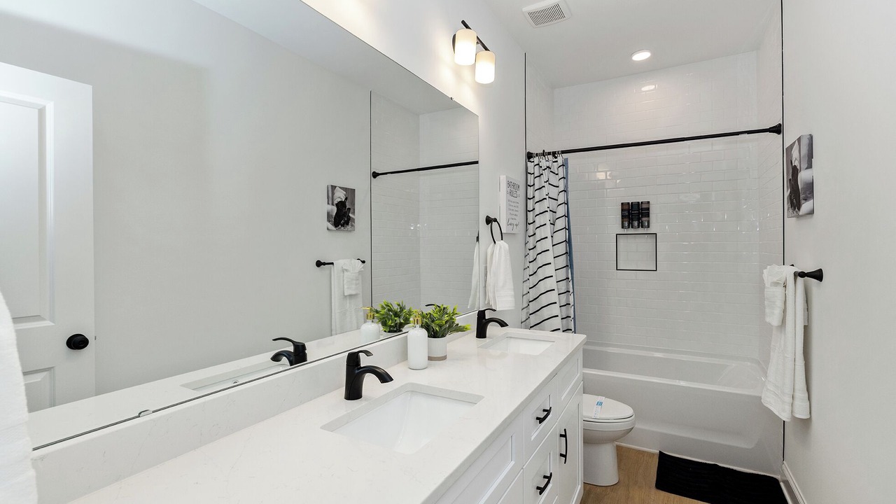 Photo of Bathroom in Ponderosa - Wingate